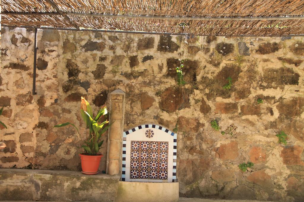 La Fuente De El Nacimiento Guest House Benamahoma Exterior photo